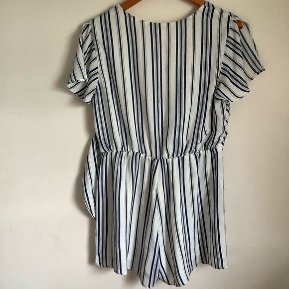 Everly XL Striped Romper - Picture 7 of 7
